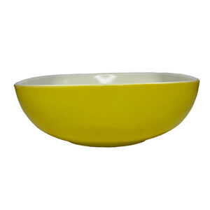 Vintage Pyrex #525B-025‎ Primary Yellow 2 1/2 qt Square Hostess Ovenware Bowl